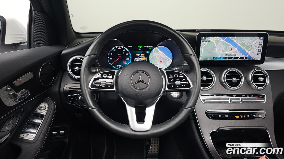 Mercedes-Benz GLC-Class 2021