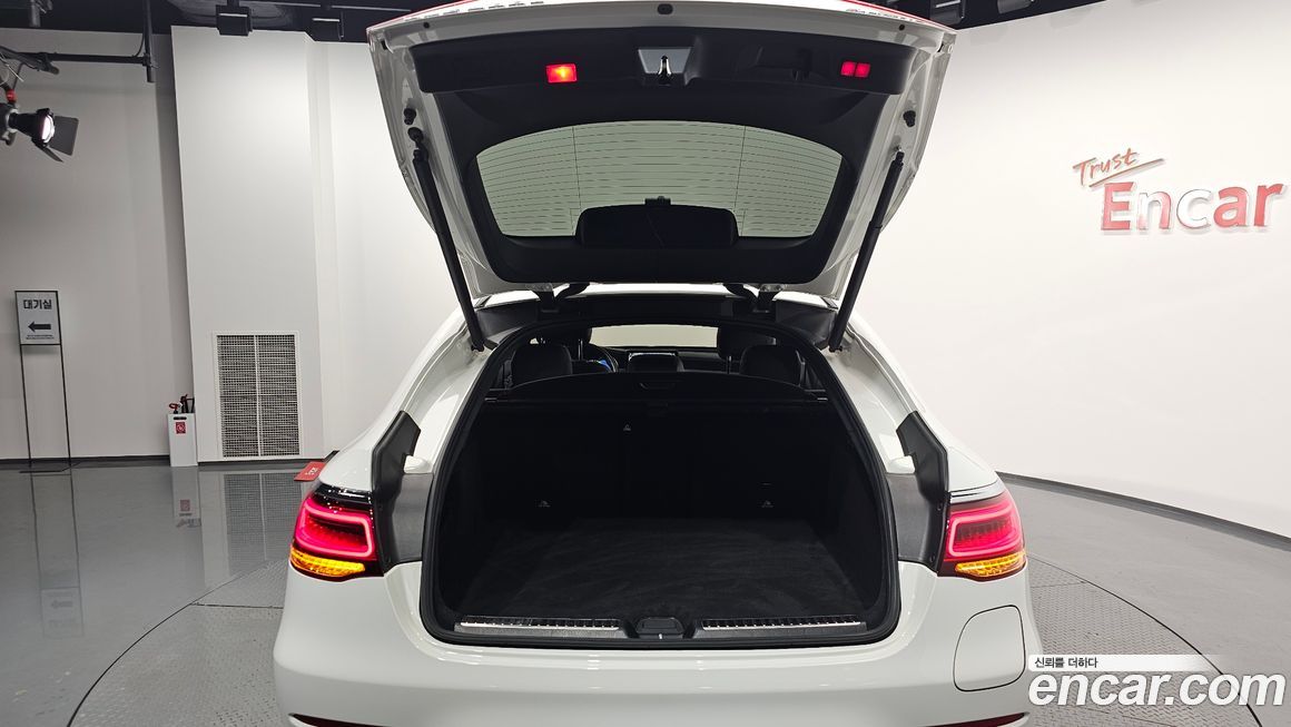 Mercedes-Benz GLC-Class 2021