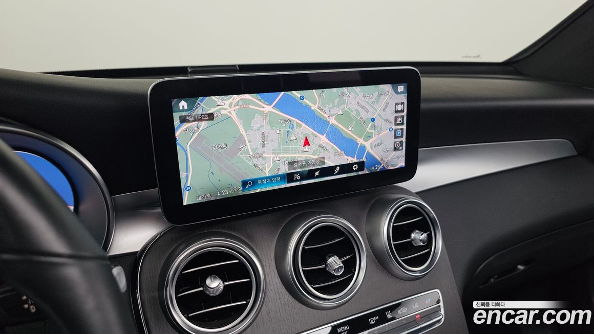 Mercedes-Benz GLC-Class 2021