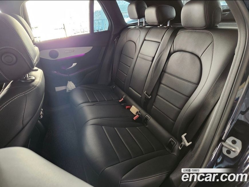 Mercedes-Benz GLC-Class 2021