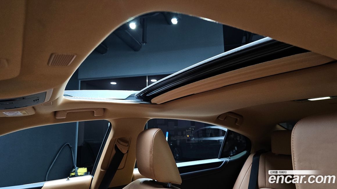 Lexus ES 2022