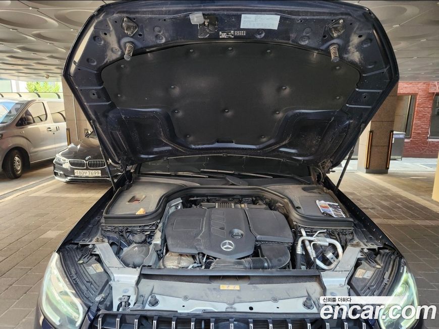 Mercedes-Benz GLC-Class 2021