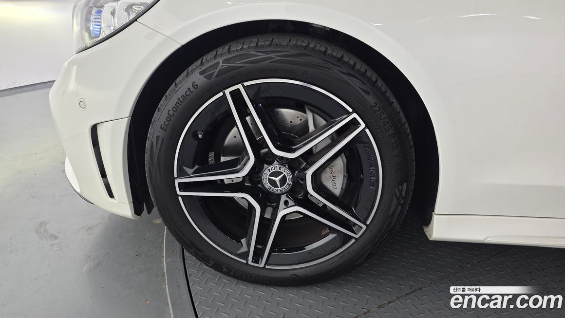 Mercedes-Benz C-Class 2023