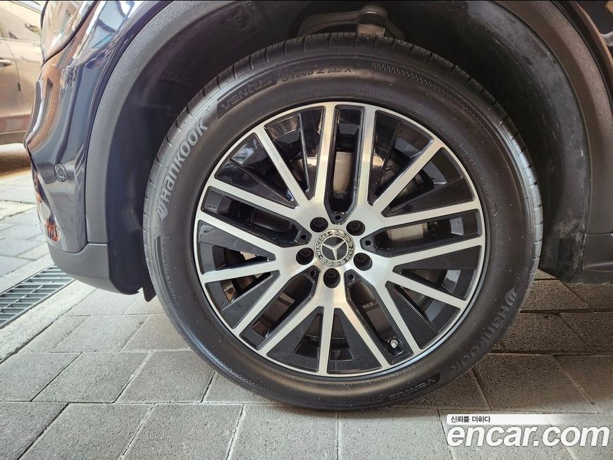 Mercedes-Benz GLC-Class 2021