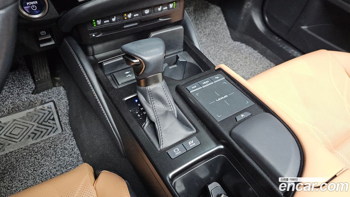 Lexus ES 2022