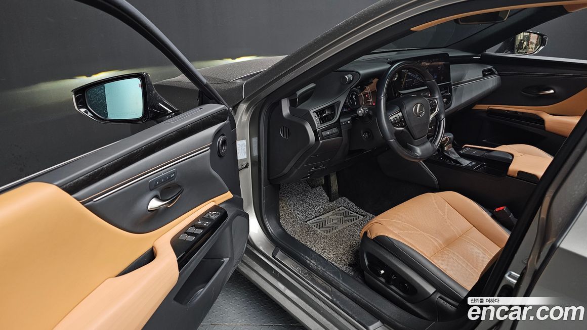 Lexus ES 2022