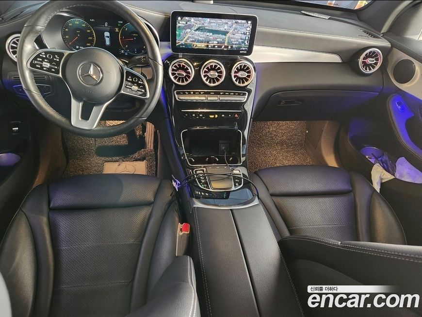 Mercedes-Benz GLC-Class 2021