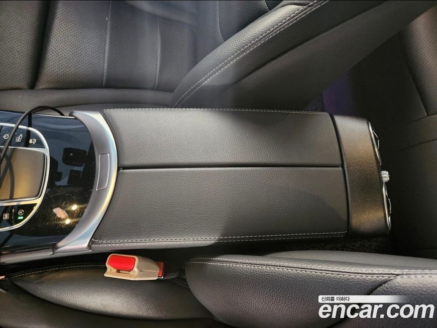 Mercedes-Benz GLC-Class 2021