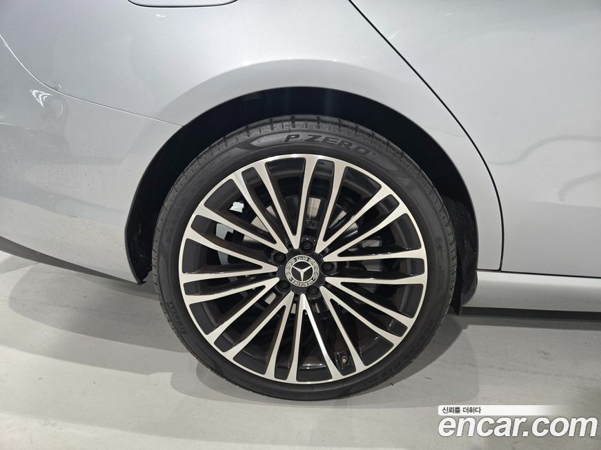 Mercedes-Benz C-Class 2023