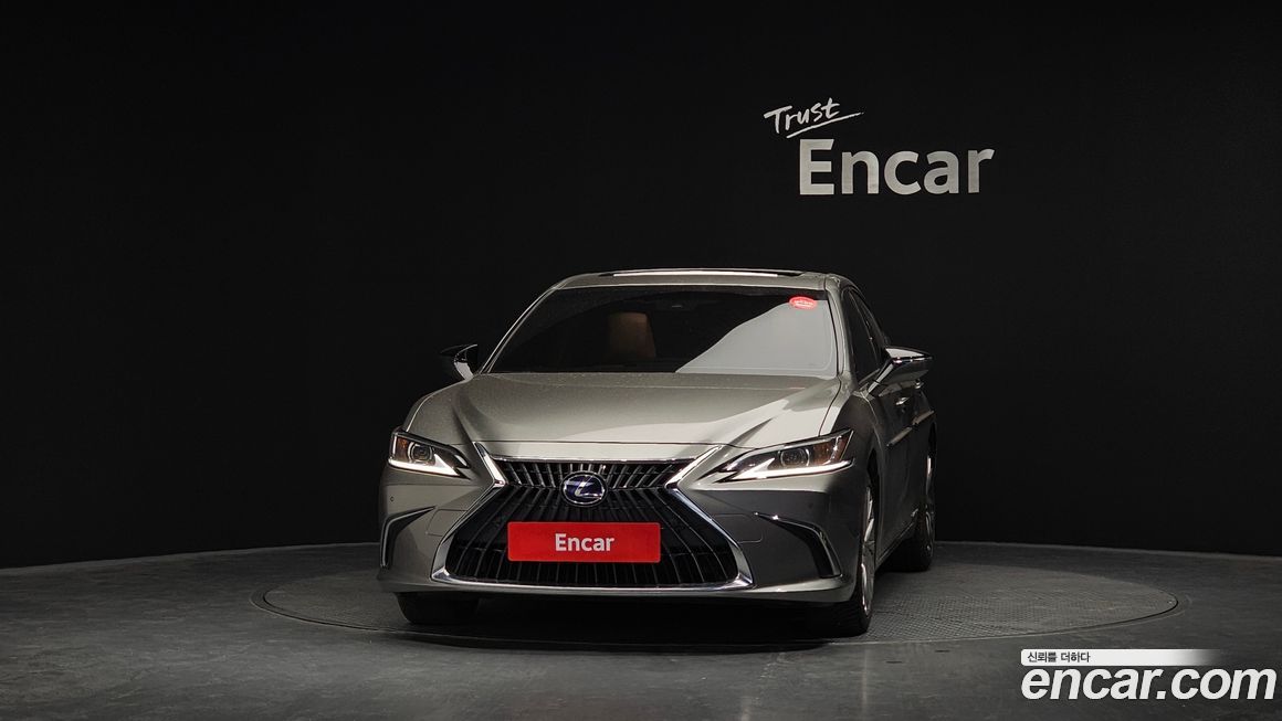 Lexus ES 2022