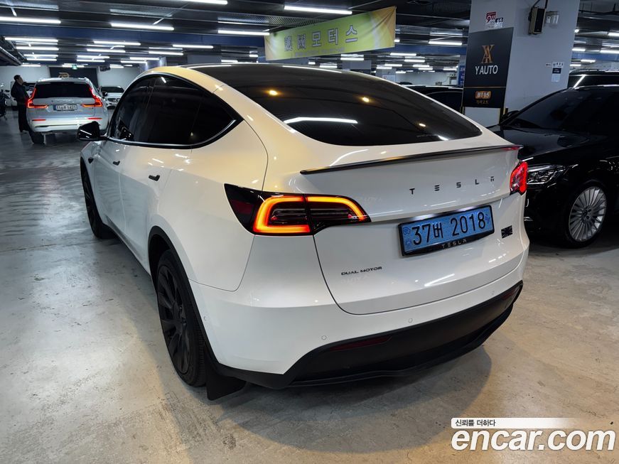 Tesla Model Y 2022