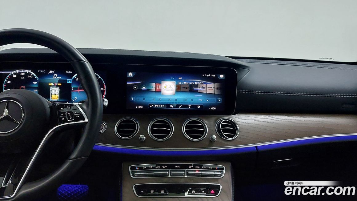 Mercedes-Benz E-Class 2022