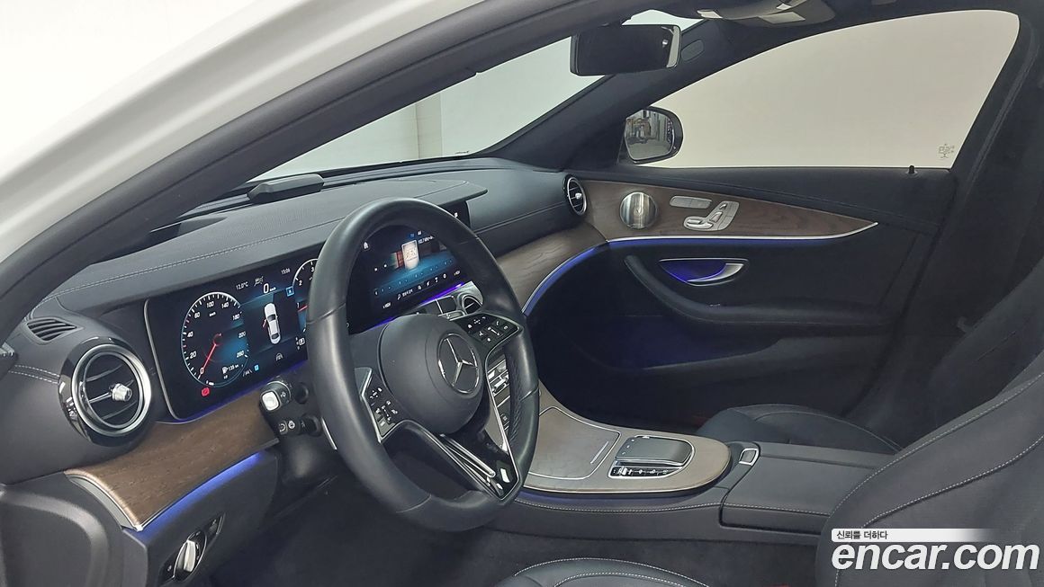 Mercedes-Benz E-Class 2022