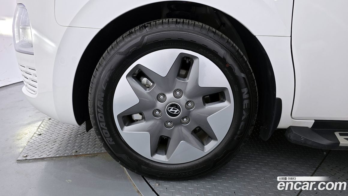 Hyundai Staria 2025