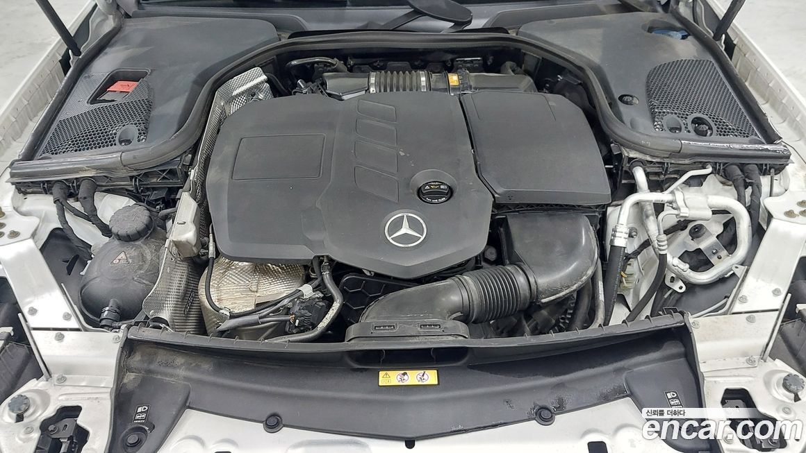 Mercedes-Benz E-Class 2022