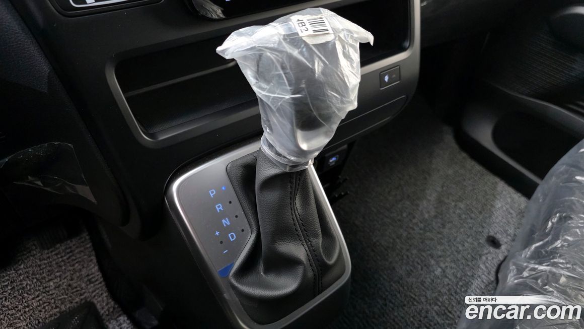 Hyundai Staria 2025