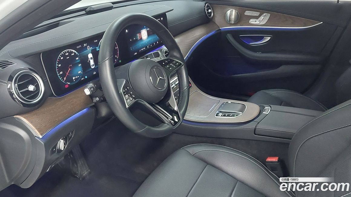 Mercedes-Benz E-Class 2022