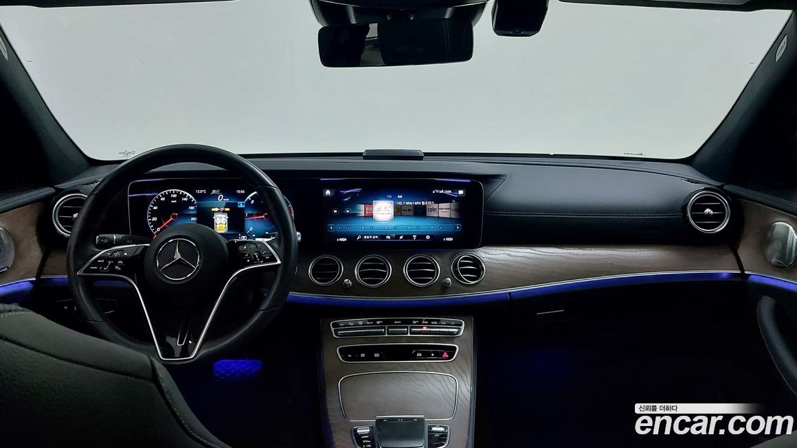 Mercedes-Benz E-Class 2022