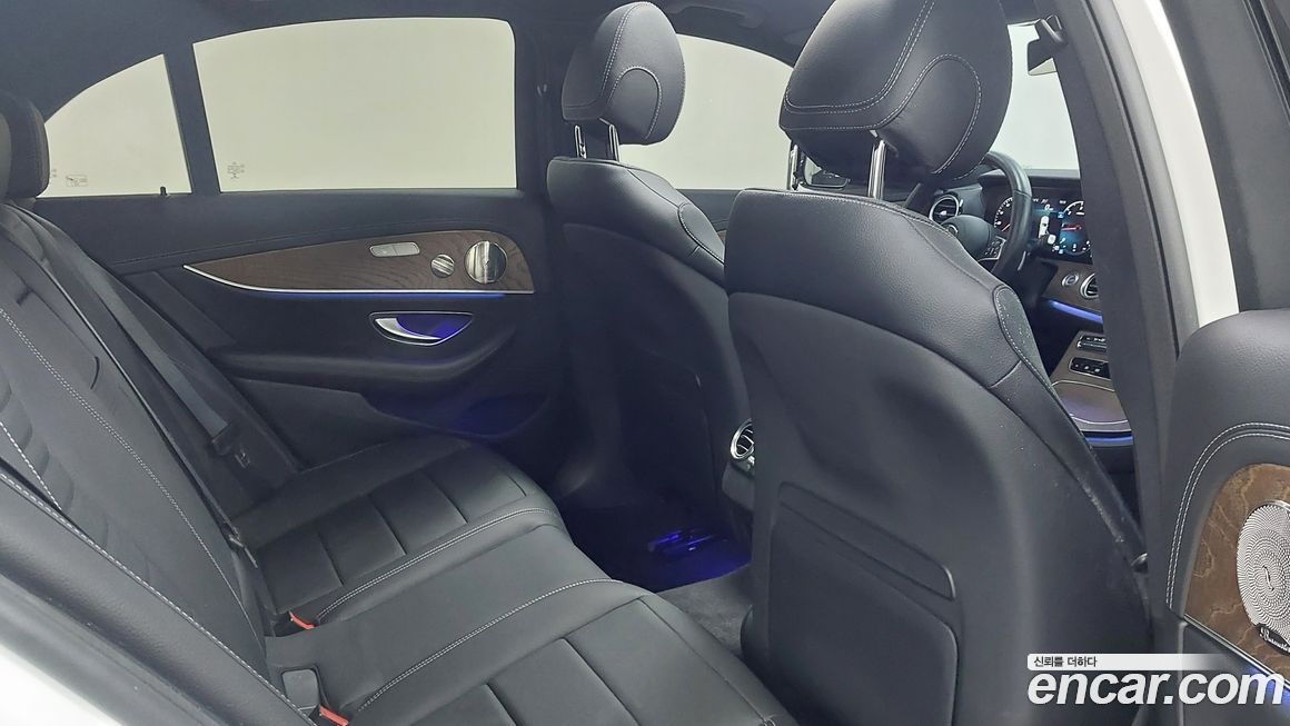 Mercedes-Benz E-Class 2022