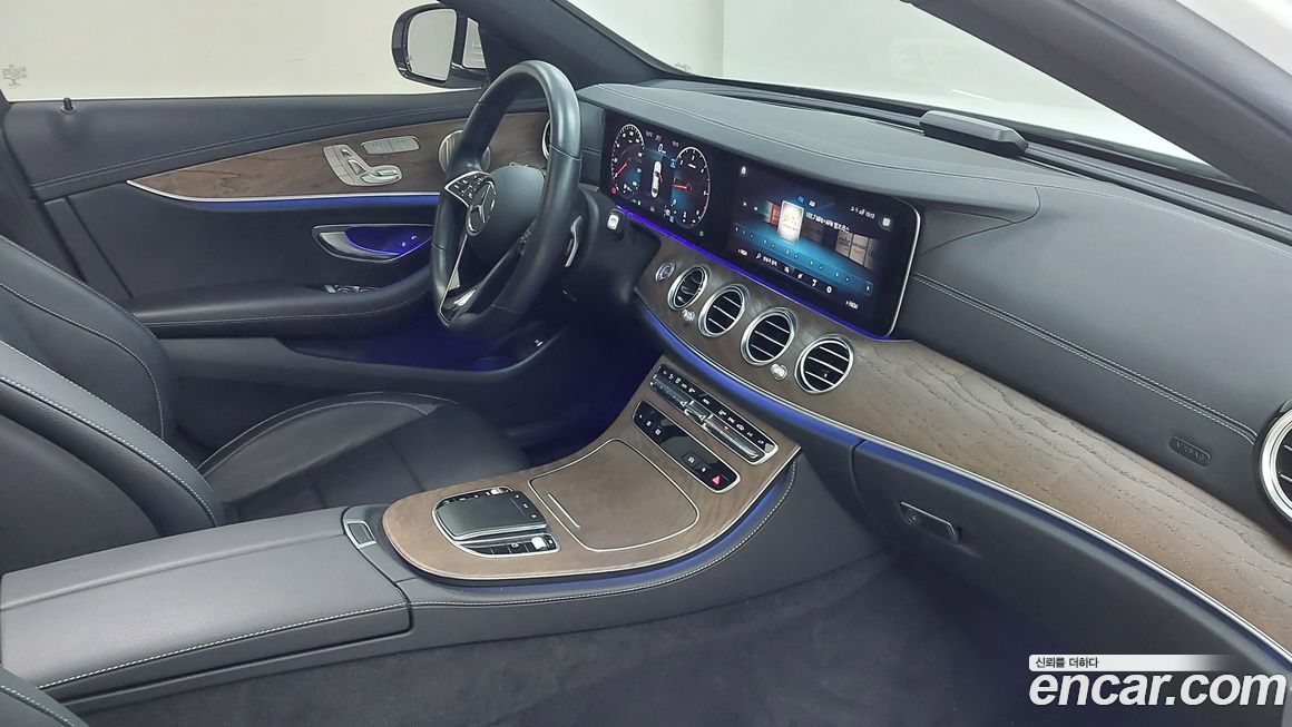 Mercedes-Benz E-Class 2022