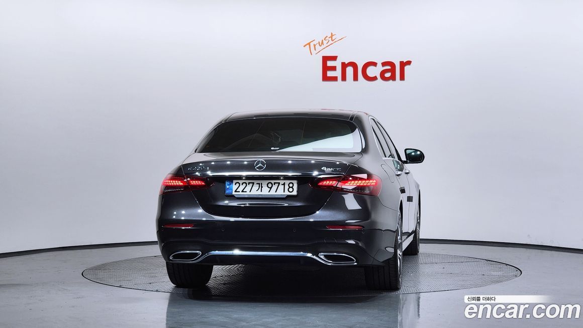 Mercedes-Benz E-Class 2021