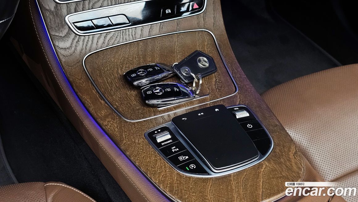 Mercedes-Benz E-Class 2021