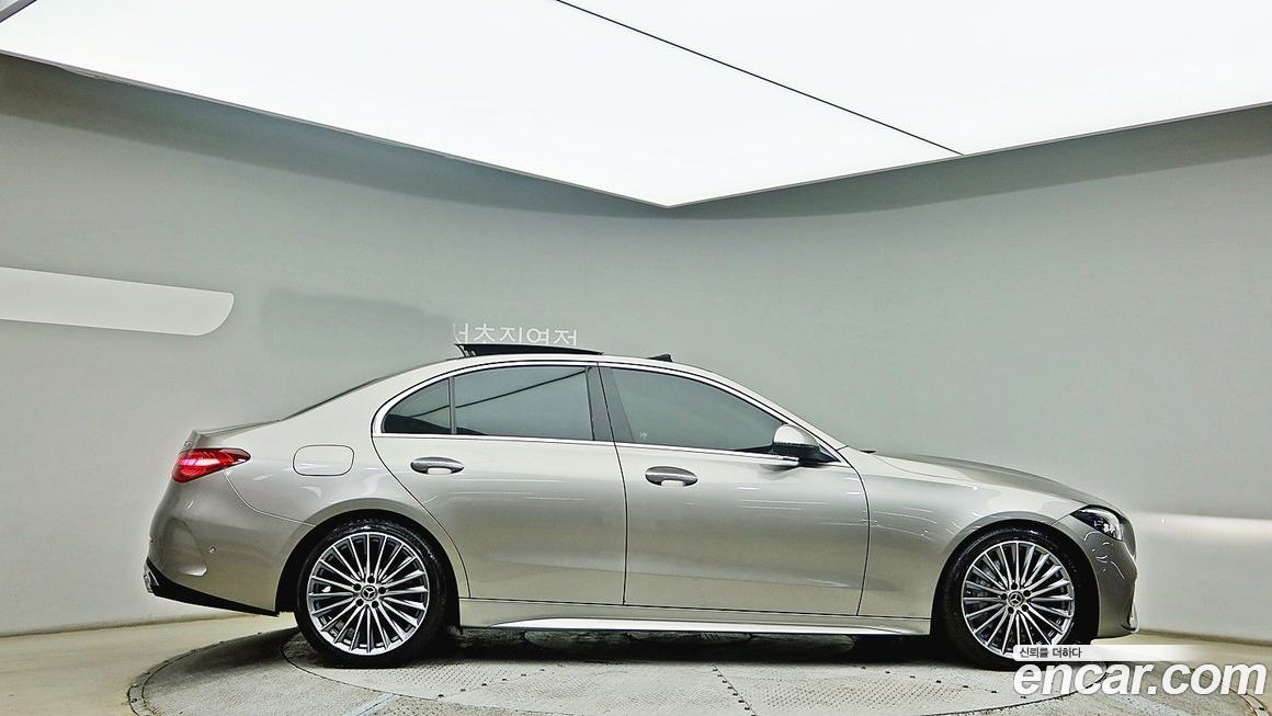 Mercedes-Benz C-Class 2023