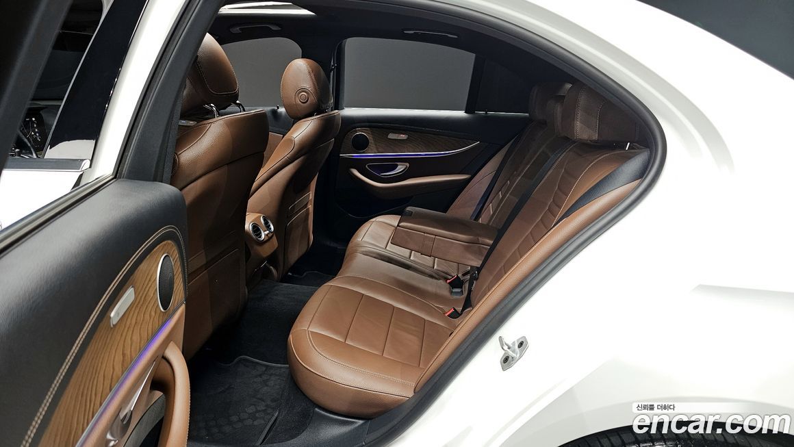 Mercedes-Benz E-Class 2021
