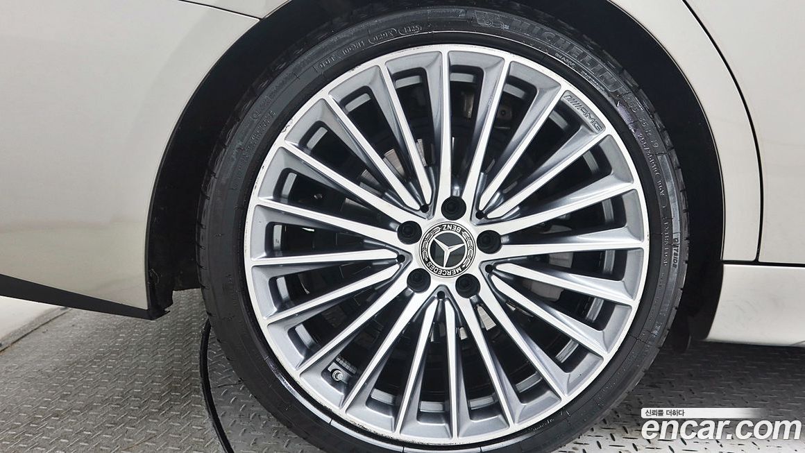 Mercedes-Benz C-Class 2023