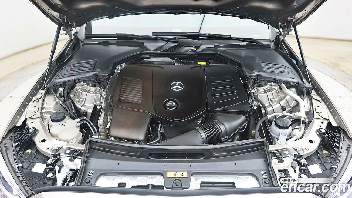 Mercedes-Benz C-Class 2023