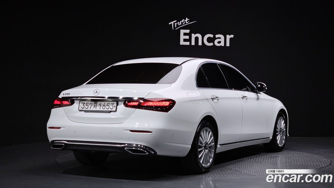 Mercedes-Benz E-Class 2021