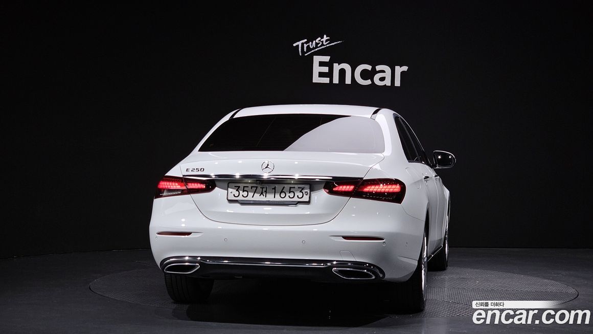 Mercedes-Benz E-Class 2021