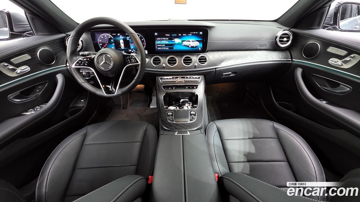 Mercedes-Benz E-Class 2023