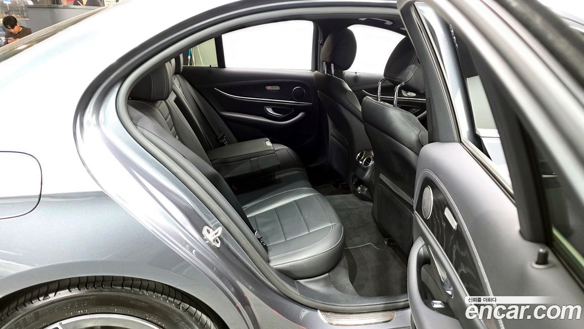 Mercedes-Benz E-Class 2023
