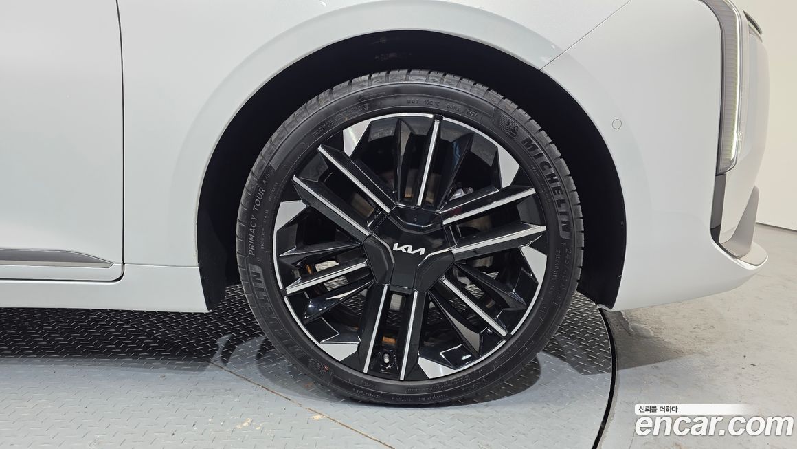 Kia K8 2025