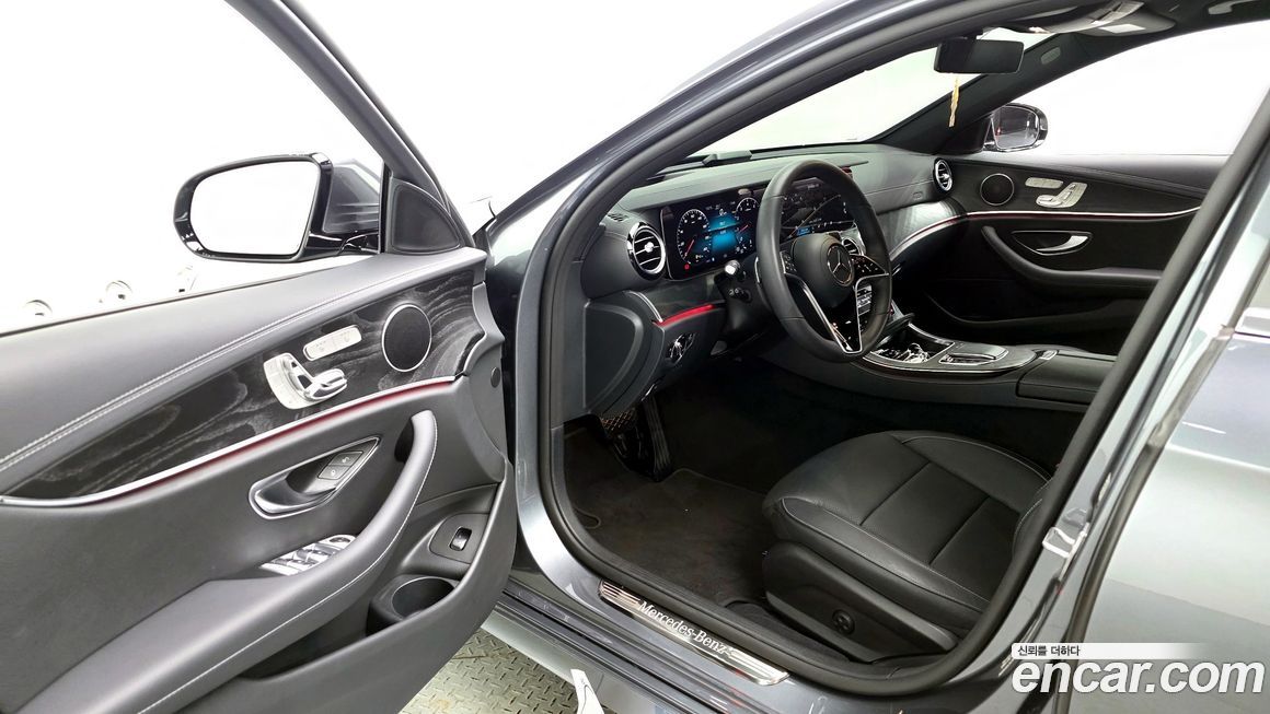 Mercedes-Benz E-Class 2023