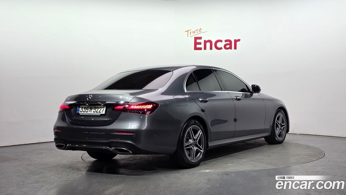 Mercedes-Benz E-Class 2023