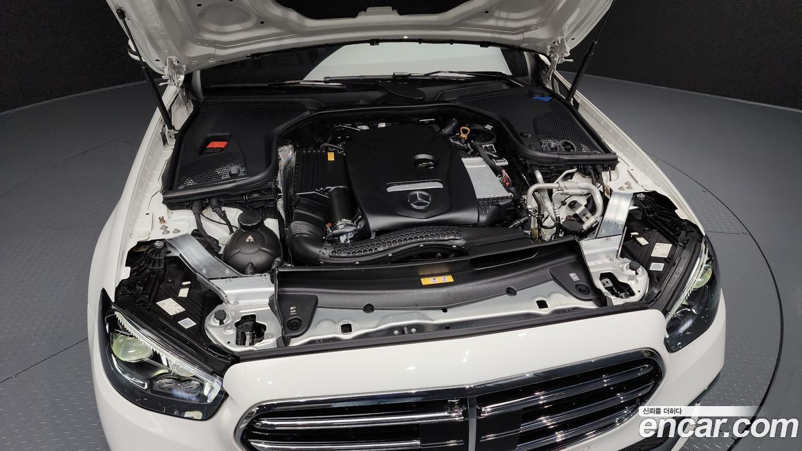 Mercedes-Benz E-Class 2023