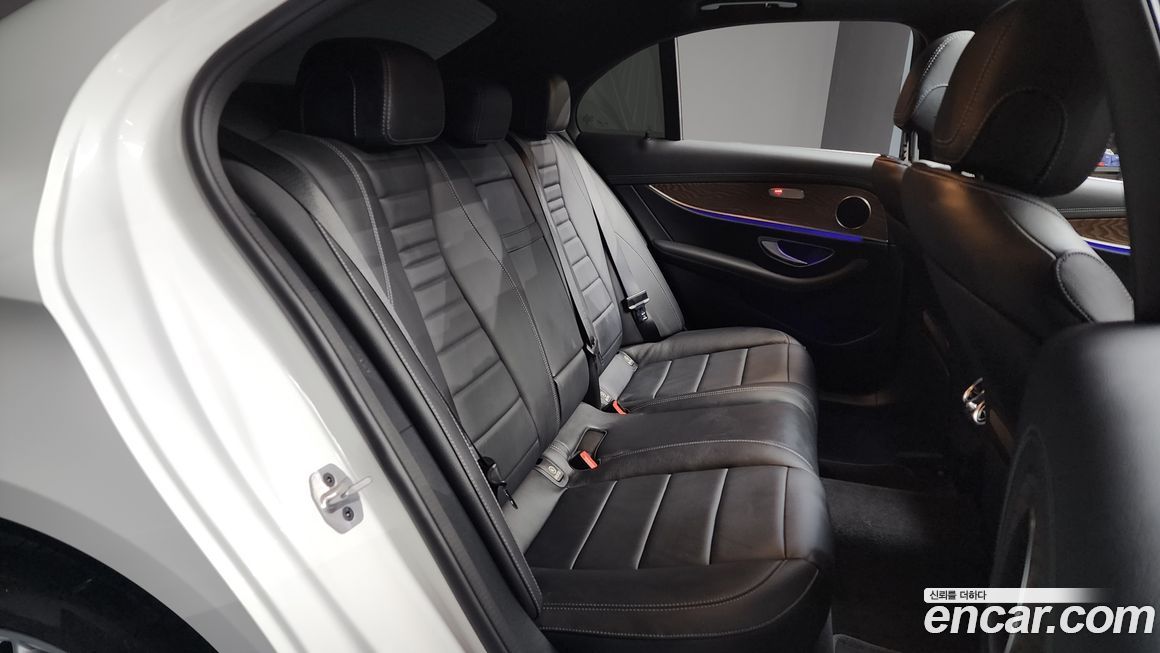 Mercedes-Benz E-Class 2023