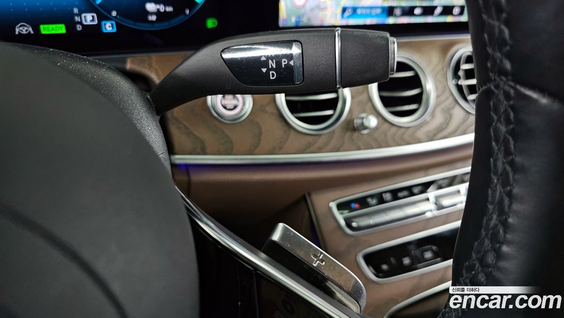 Mercedes-Benz E-Class 2022