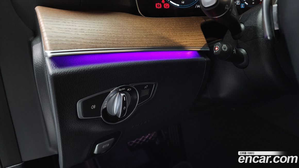 Mercedes-Benz E-Class 2023