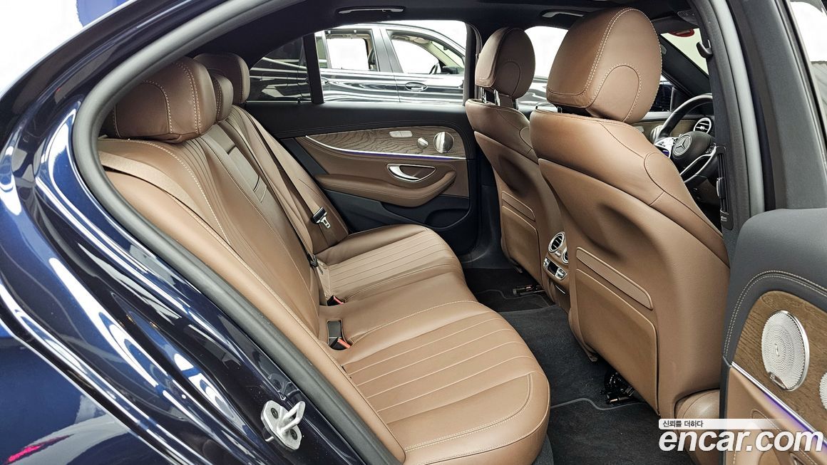 Mercedes-Benz E-Class 2022