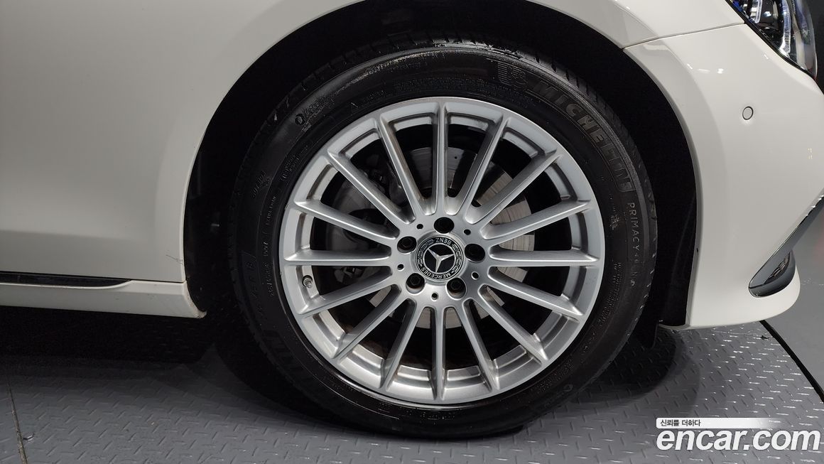 Mercedes-Benz E-Class 2023