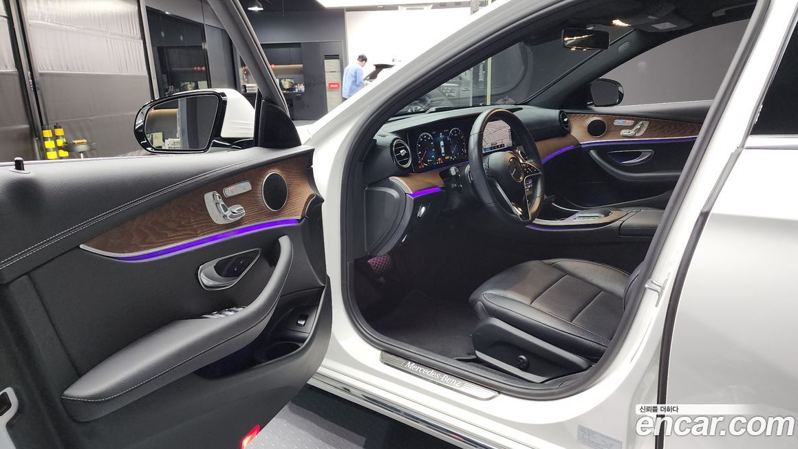 Mercedes-Benz E-Class 2023