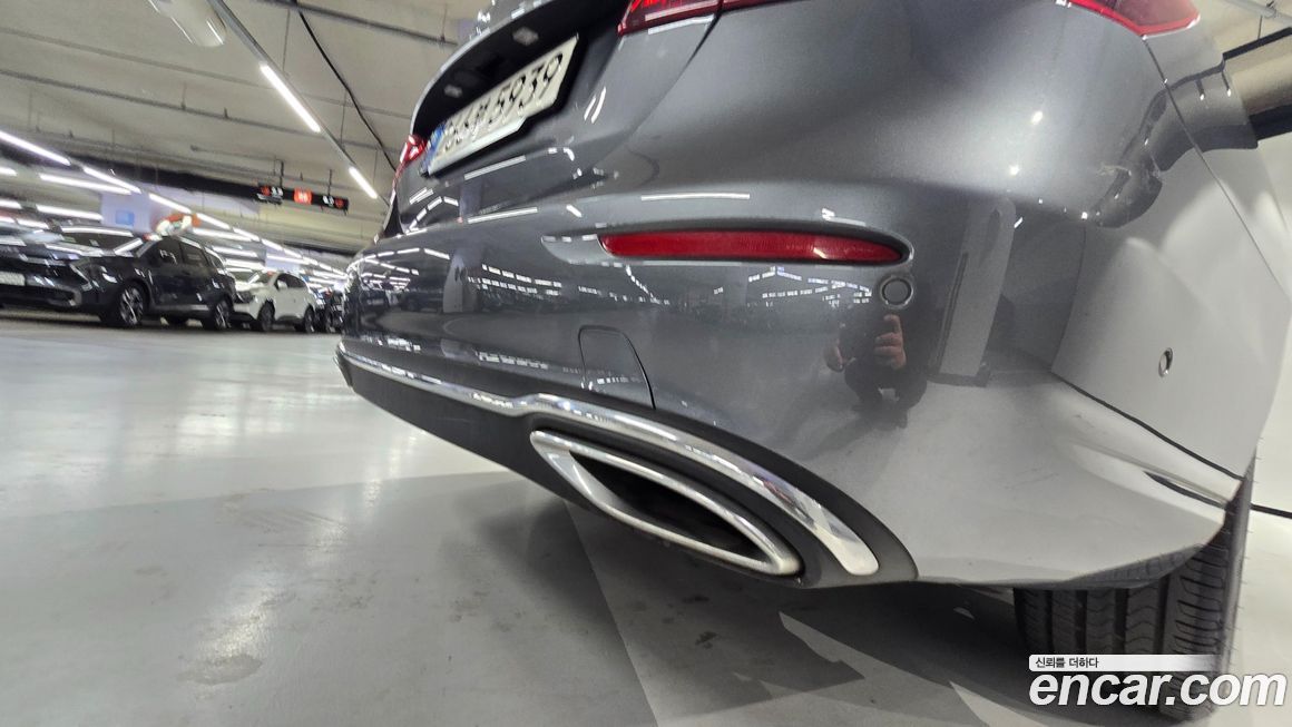 Mercedes-Benz E-Class 2021