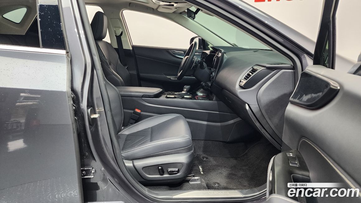 Lexus NX 2024