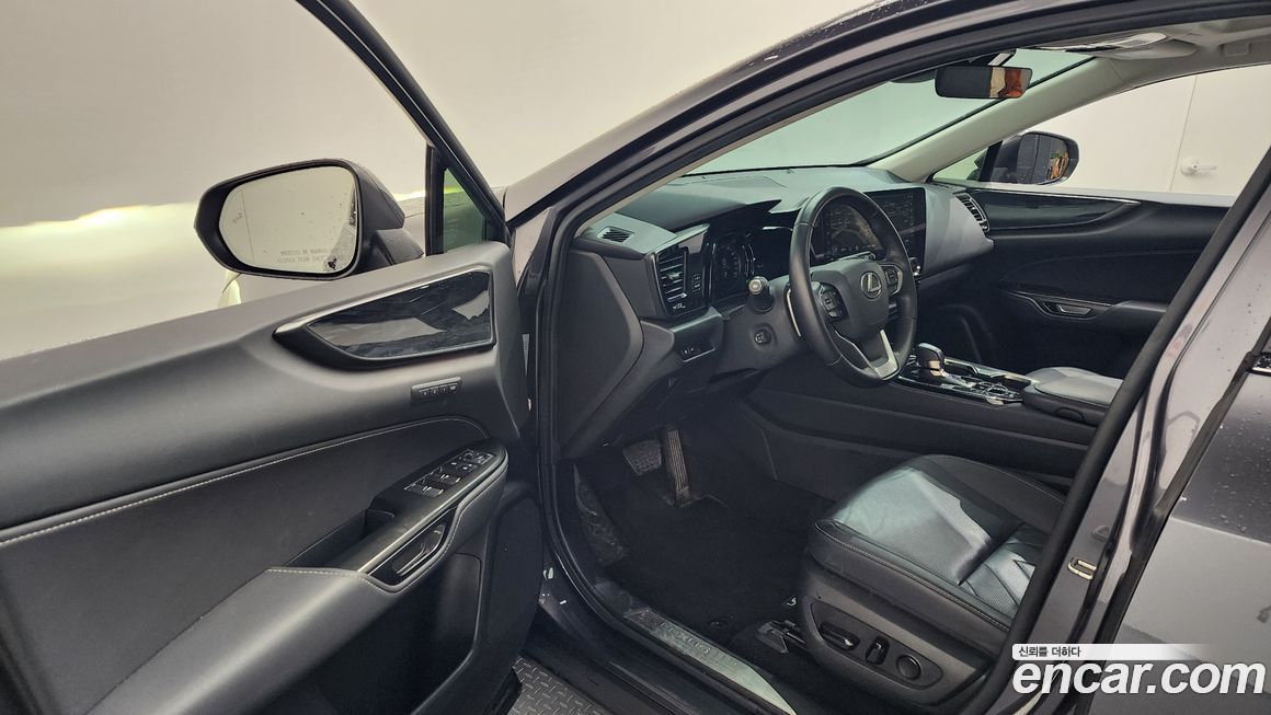 Lexus NX 2024