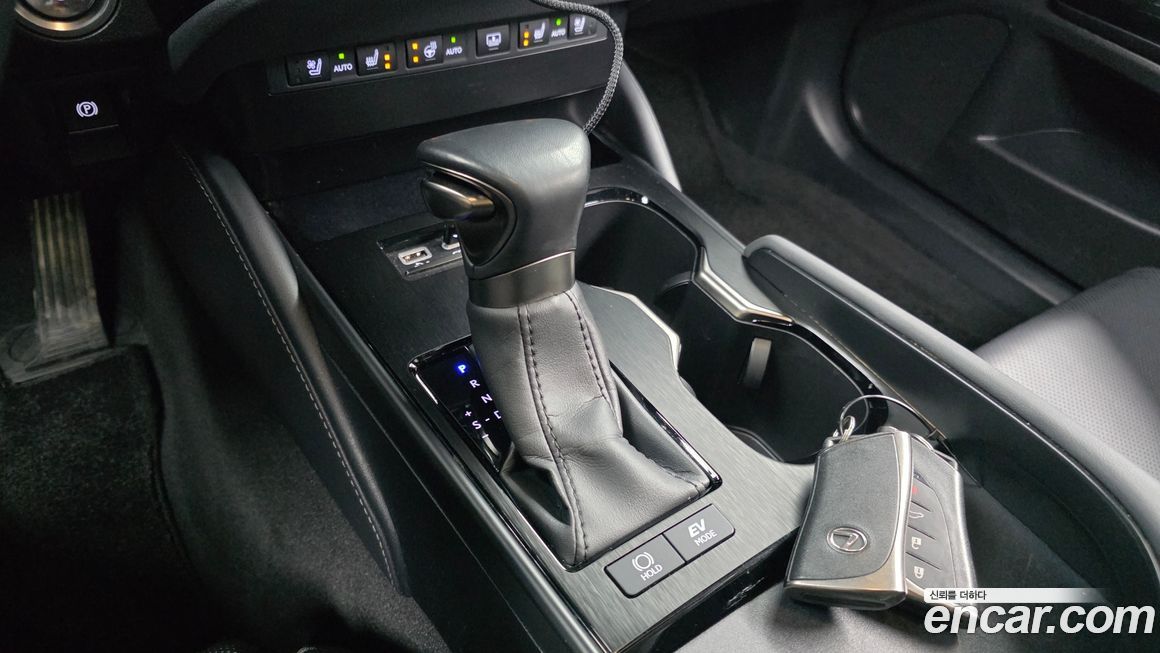 Lexus ES 2023