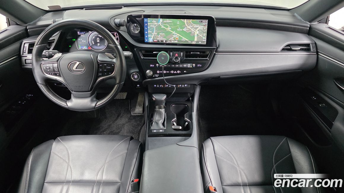 Lexus ES 2023