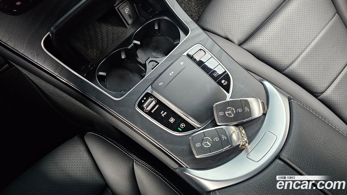 Mercedes-Benz GLC-Class 2023